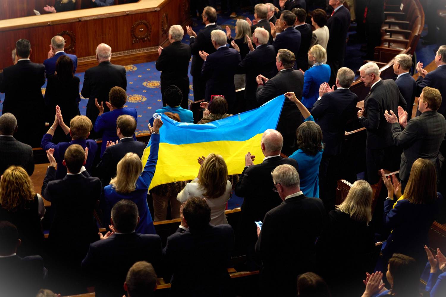 Конгресмени издигнаха украинското знаме